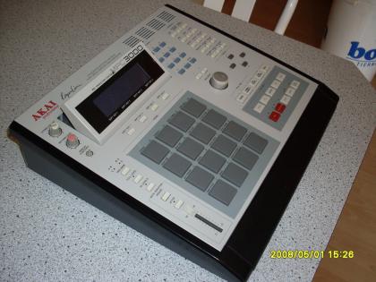 AKAI MPC 3000 mit VAILIXI 3. 50 BETRIEBSSYSTEM MAX RAM 32MB
