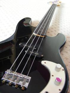 Fretless Squier Precision by Fender selfmade custom