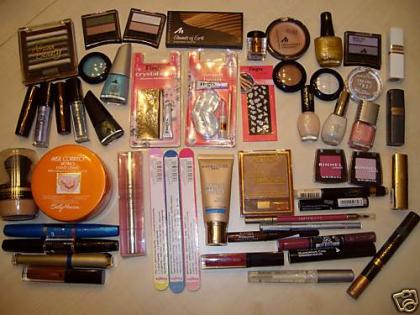 Kosmetik Pakete essence Astor Catrice Manhattan MaxFactor.