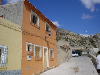 HAUS MIT GRANDIOSER AUSSICHT ZU 50 VOM URSPRUENGLICHEN VE RKAUFSPREIS