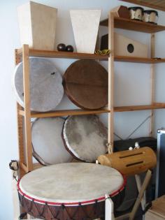 Trommel Cajon Rahmentrommeln Basstrommel Djembe Taktmanufakt Trommelbau Köln nah
