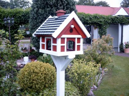Vogelfutterhaus