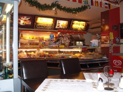 Bäckerei-Konditorei-Backshop-Cafe -Straßencafe