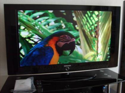 Samsung LE40 HDTV 102cm LCD Fernseher 450Euro
