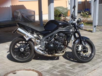 Speed Triple 1050 Bj. 2022 schwarz