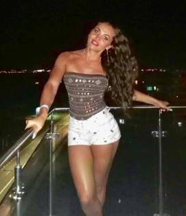 Junge Frau sucht lebenserfahrenen Mann