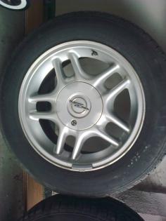 Top Sommerreifen auf Alufelgen 195 / 65 R15