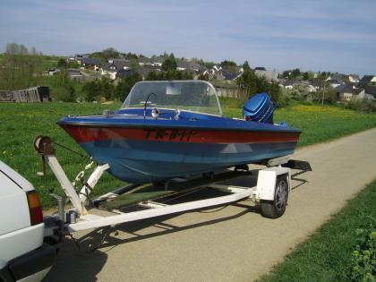 Aquamarin Sportboot GFK mit Trailer