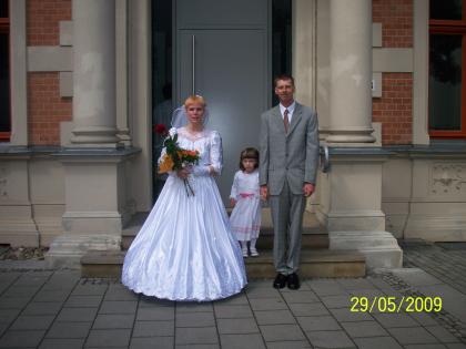 Brautkleid komplett mit Schleier und Haarschmuck