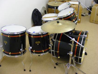 Drumset neuwertig 10 12 14 16 22 14 Snare inkl. Hardware