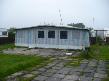 Ganzj. -Vorzelt 8m x 3m/Umlauf 9 70 NP 4500 00 Euro