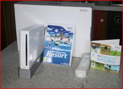 WII Nintendo Konsole 2x FB und 2x Nunchuck