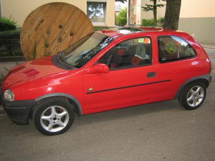 Opel Corsa B Swing Joy in rot