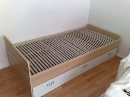 Jugendbett mit 3 Schubladen und Lattenrost