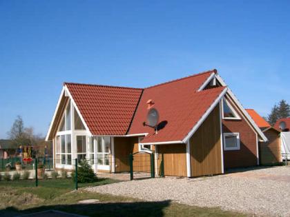 Urlaub im Ostsee-Ferienhaus Tamino mit Sauna WLAN Kamin und Whirlpool in Schön