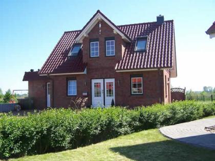 Urlaub im luxuriösen Ostsee-Ferienhaus Rachel mit Sauna WLAN-Anschluss und Kami