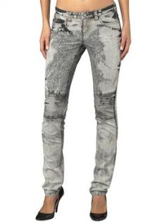 Junge und spritzige Damenmode - Stretchjeans Pullover und andere herbstliche Tr