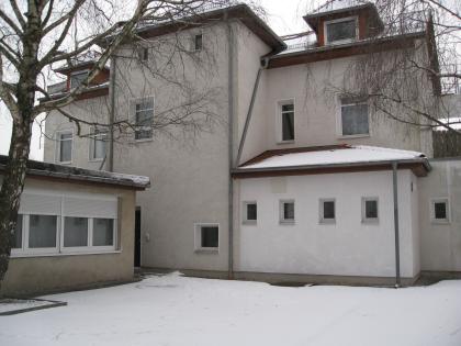 Mehrfamilienhaus mit 5Wohnungen Restaurant und Imbiss