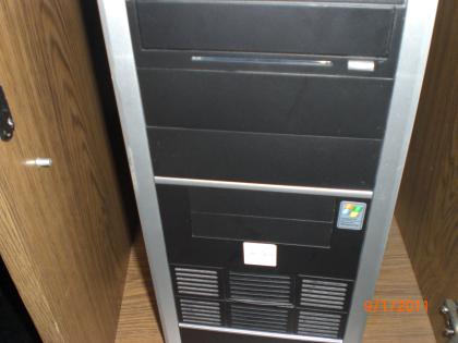 PC mit Flachbildmonitor zu Verkaufen