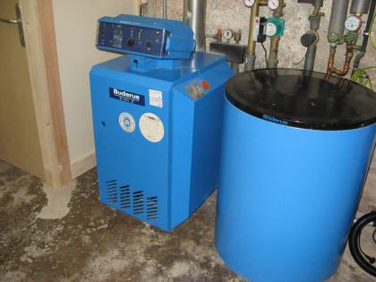 Heizungsanlage Buderus 24 KW Ecomatic mit Boiler