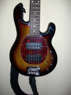 Musicman StingRay 5 Piezo - neu - 1400 Euro VB