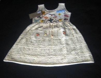 Weißes besticktes Kinder Kleid oekologischer Pima Cotton