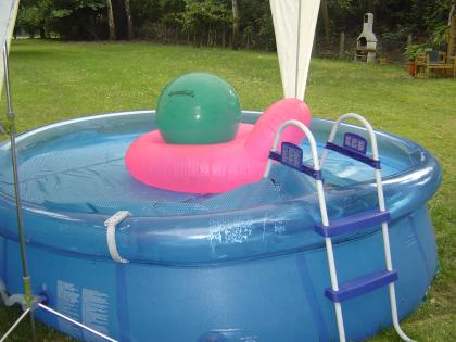 Schwimmbad mit allen Zipp und Zapp