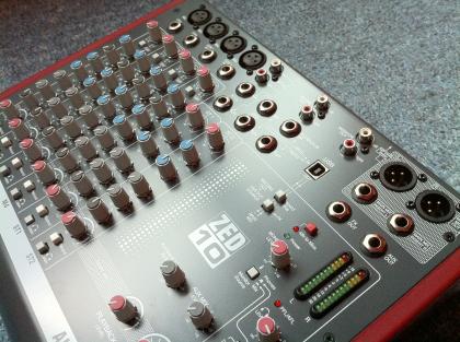 Verkaufe Allen Heath ZED 10 plus Case