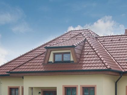 Dachdecker-und Zimmermanns arbeiten zu einem vernünftigen Preis