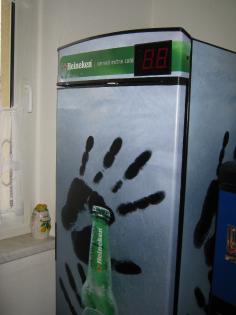 Heineken Flaschenkühlschrank für 450 00 Euro