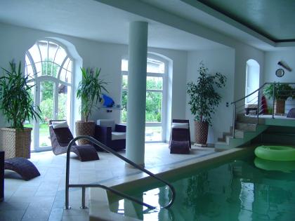Ferienwohnungen mit Schwimmhalle Sauna und Pferden