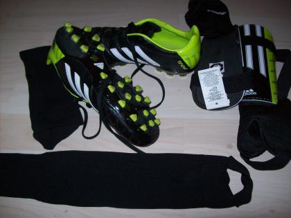 NEU KIds Fussballschuhe Gr2 Adidas Stutzen Knieschoner Gr. M TOP