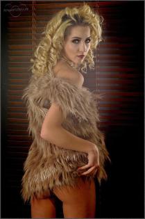 Fotoshooting mit Kunst Pelz