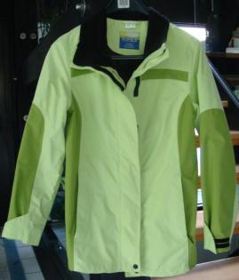 Moderne ungetragene Multifunktionsjacke Trendfarbe kiwi