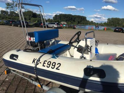 Schlauchboot mit GFK Festrumpf zusammen mit Yamaha 30 PS Motor Steinbacher Tr