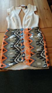 1 Kleid mit Glizrt Gr S zu Verkaufen