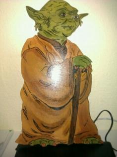 Star Wars -Yoda- R2D2- Ahsoka -Raumschiff oder Spyro aus Holz je ab 20 -25 Euro