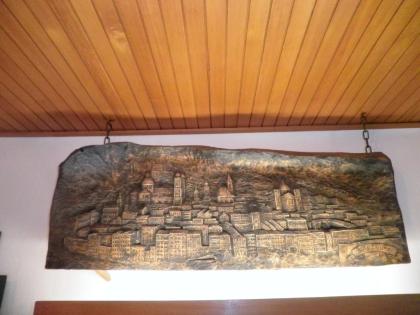 Salzburg ist Ansichtsache Lindenholzrelief v. d. Salzburger Bildhauer E. Pointner