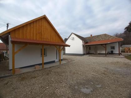 Haus mit Gästehaus Ungarn Balatonr. 2. 580m