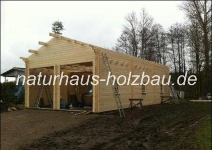 Hochwertige Blockbohlengaragen individuell in 50mm und 70mm gefertigt .