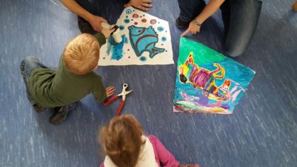 Papa Kind Drachenbasteln im Kindergarten-Duisburg-NRW
