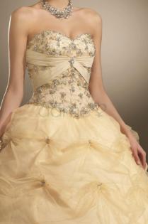 Glamouröses klassisches zeitloses Quinceanera Kleid - Dameo. de