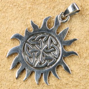 Ausgefallen Celtic Sun Kettenanhänger aus Sterlingsilber