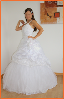 Wundeschönes und NEUES Brautkleid Gr. 36-38 Farbe weiß