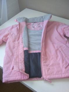 Mädchen Jacke NEU gr. 140 mit Kapuze 20. 00Euro