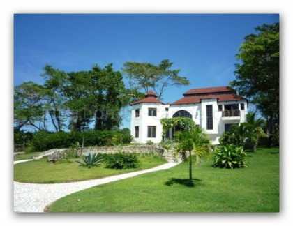 Dominikanische Republik Rio San Juan Villa in exklusiver direkter Lage am Meer