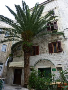 Unterkunft in Dalmatien - Trogir in einem 800 jährigen Haus für 4 - 8 Personen