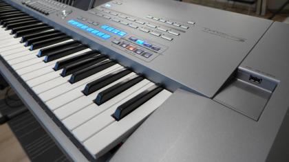 Yamaha Tyros 5 76 Tasten 1GB Flash Speicher und Thon PVC Case
