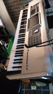 Roland Fantom G7 mit Erweiterungen und Koffer