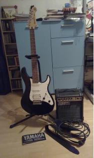 Verkaufe Yamaha Pacifica 112 black Zubehör
